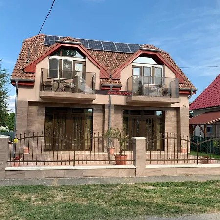 Mediterán Fedett Medencés Apartmanház Szántód Exterior foto