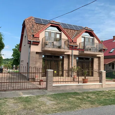 Mediterán Fedett Medencés Apartmanház Szántód Exterior foto