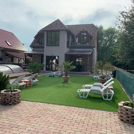 Mediterán Fedett Medencés Apartmanház Szántód Exterior foto