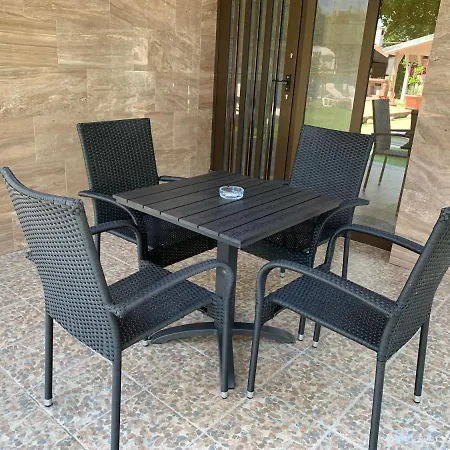 Mediterán Fedett Medencés Apartmanház Szántód Exterior foto