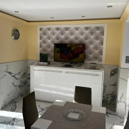 Mediterán Fedett Medencés Apartmanház Szántód Exterior foto