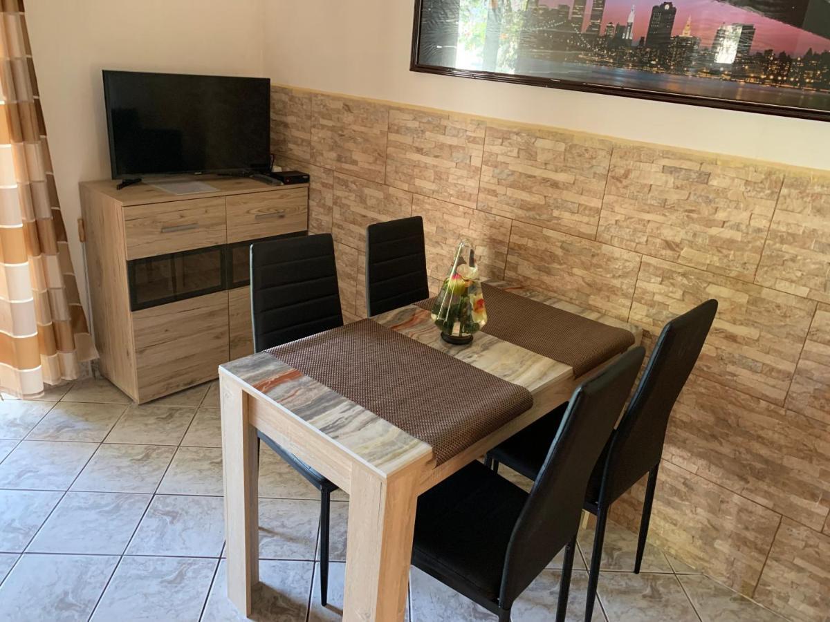 Mediterán Fedett Medencés Szántód