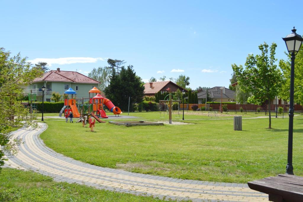 Apartment Mediterán Fedett Medencés Szántód
